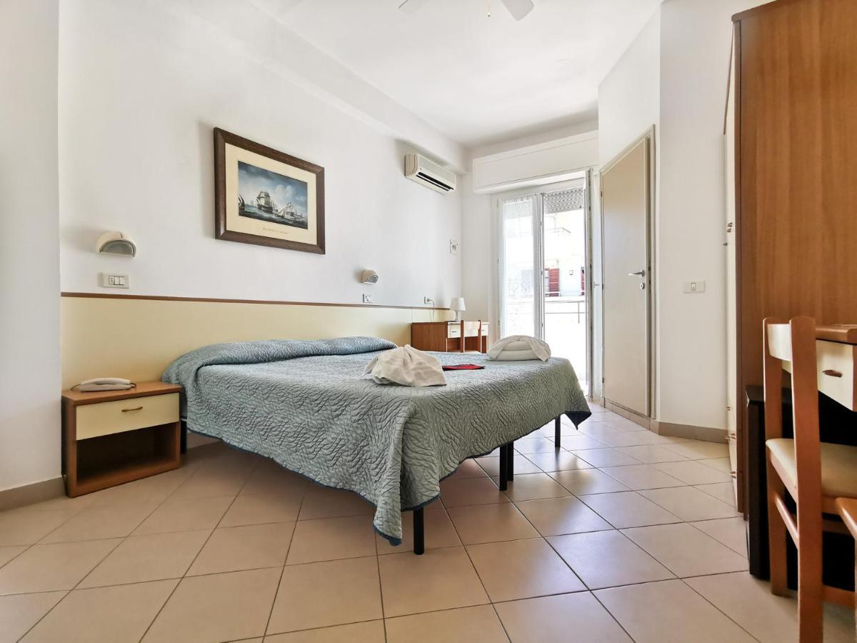 Hotel La Plage Католика Екстериор снимка