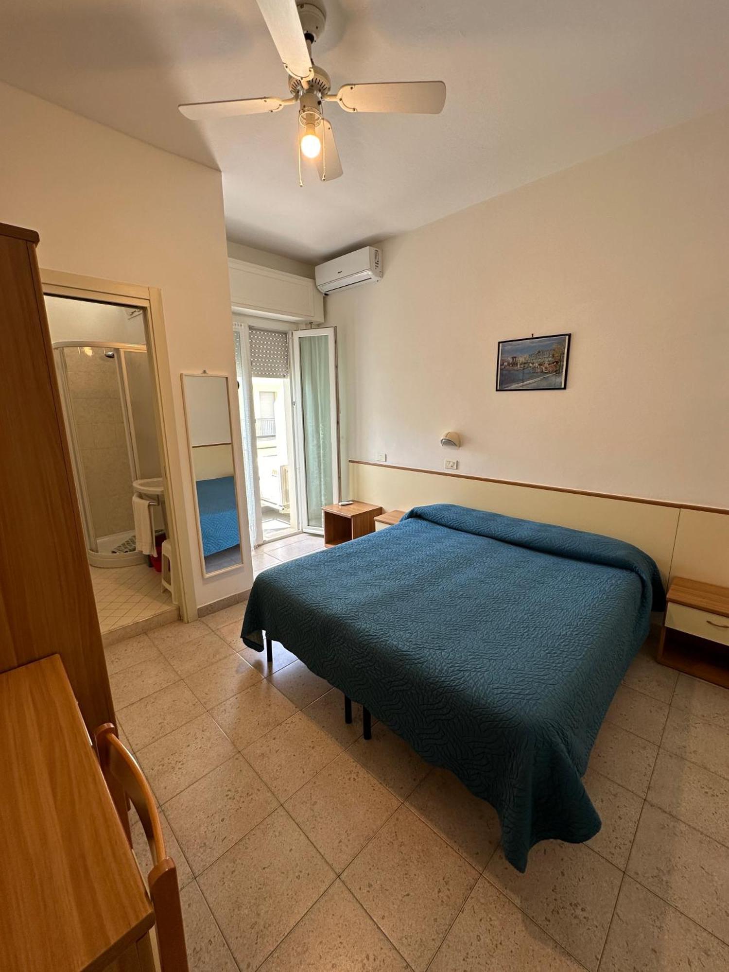 Hotel La Plage Католика Екстериор снимка